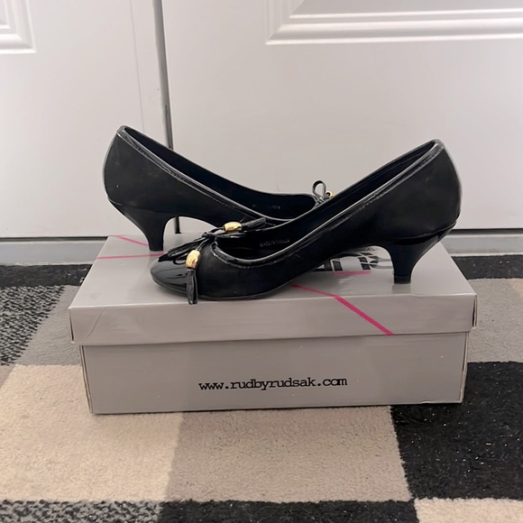 Black Pumps for sale - Picture 1 of 3